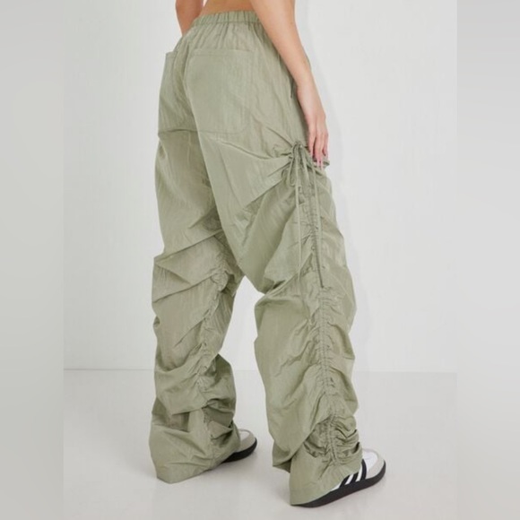 Parachute pants - Picture 3 of 4